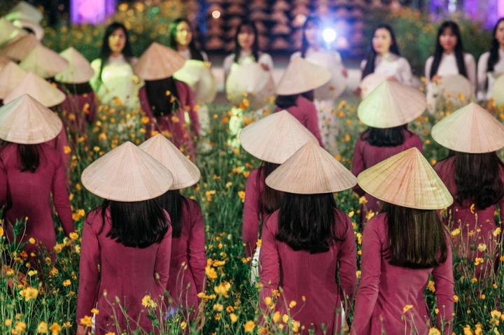 - Tận dụng công nghệ AI: Công nghệ AI có thể giúp các nhà sáng tạo tạo ra nội dung