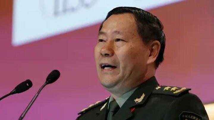 Nội dung: Mùa hè đang đầy vui vẻ với những bức tường nhảy vò đang xu hướng trên mạng